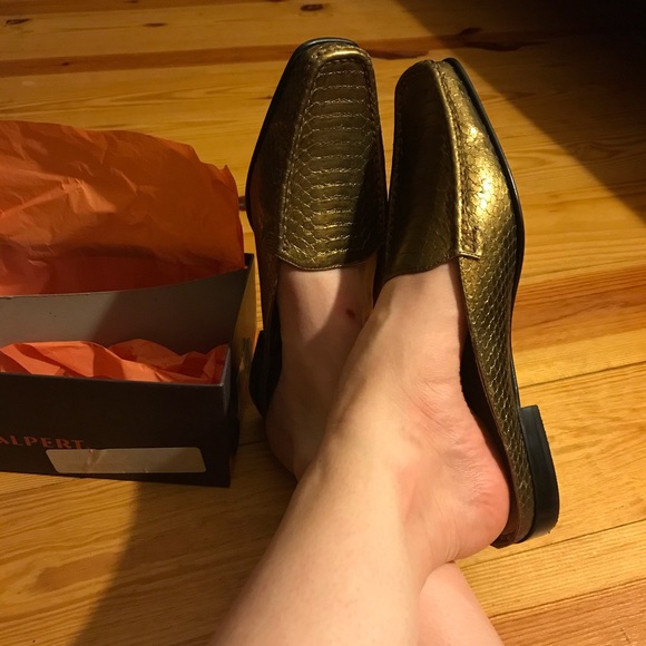 Marc Alpert Bronze Snakeskin Loafer Flats, NWB, 8 - Picture 9 of 10